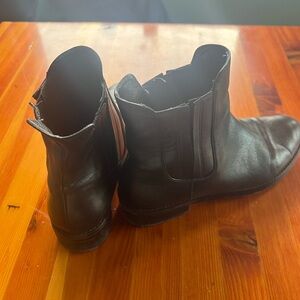 Stuart Weitzman ankle is boots. size 7